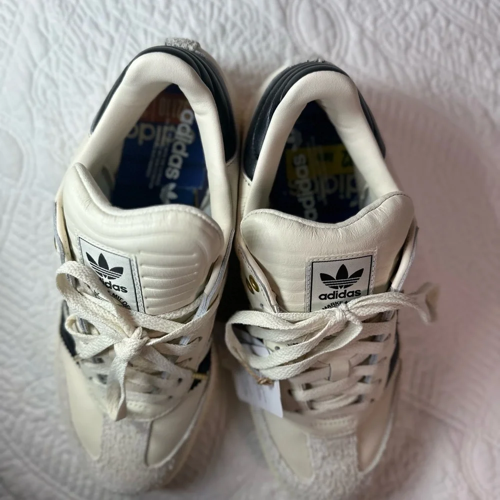 Adidas White and Black Sneakers Retro Style